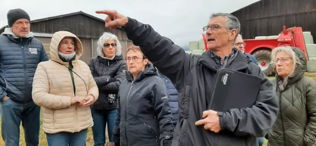 Visite au GAEC des Mitreuches - Échanges en extérieur